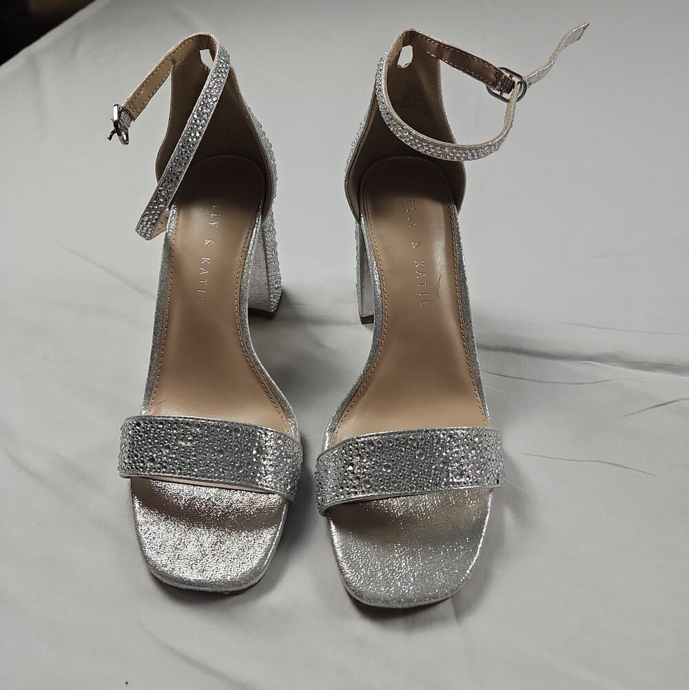 Womens 6.5 Silver Glitter Strappy Block Heel Sandals by Kelly & Katie